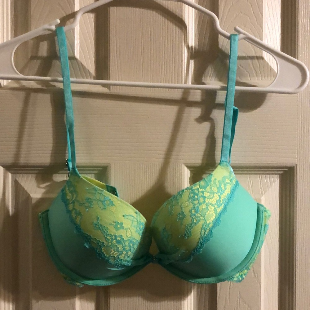 Victoria’s Secret push up bra